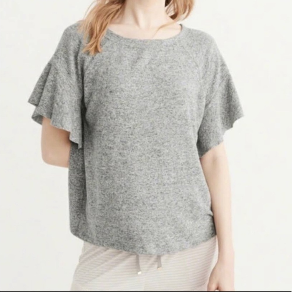 🔻🔻🔻Abercrombie and Fitch flutter/ruffle sleeve tee in marbled gray color
